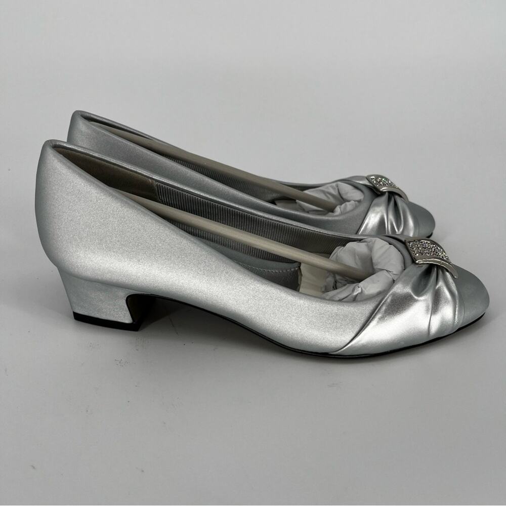 Easy Street Eloise Pump Silver Satin Rhinestone Bow - Size 6 - Picture 7 of 14